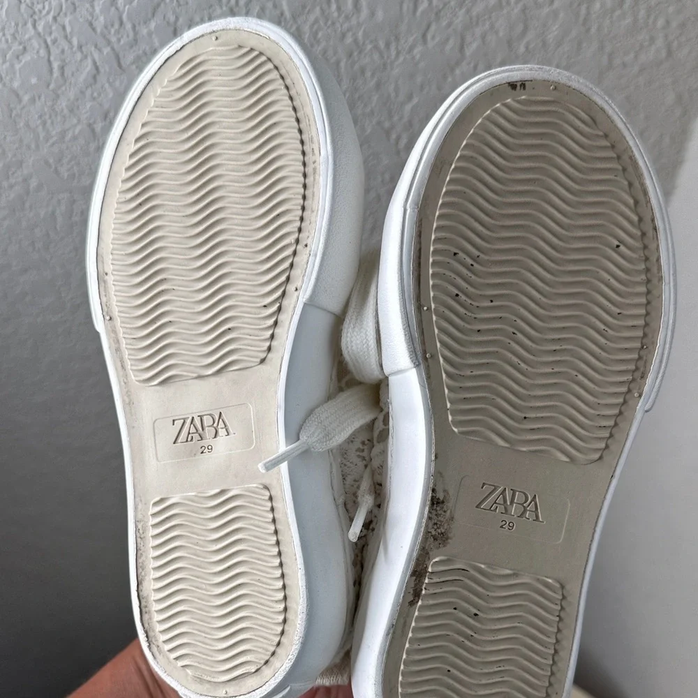 Kids White Lace Sneakers kid’s size 29 (toddler 5)